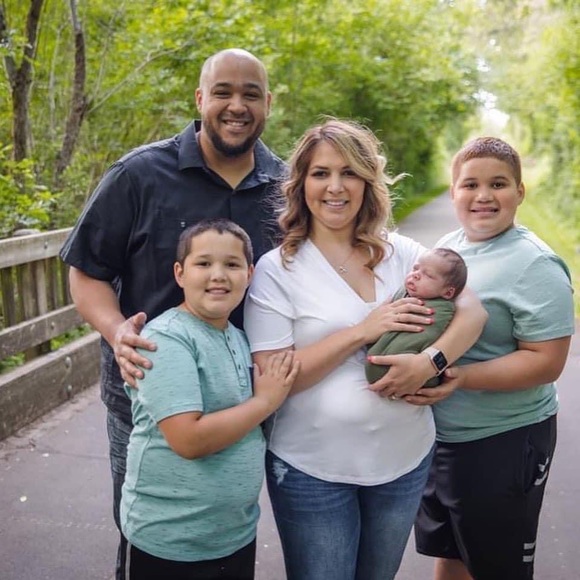 Meet your Posher, Alex - Picture 6 of 10